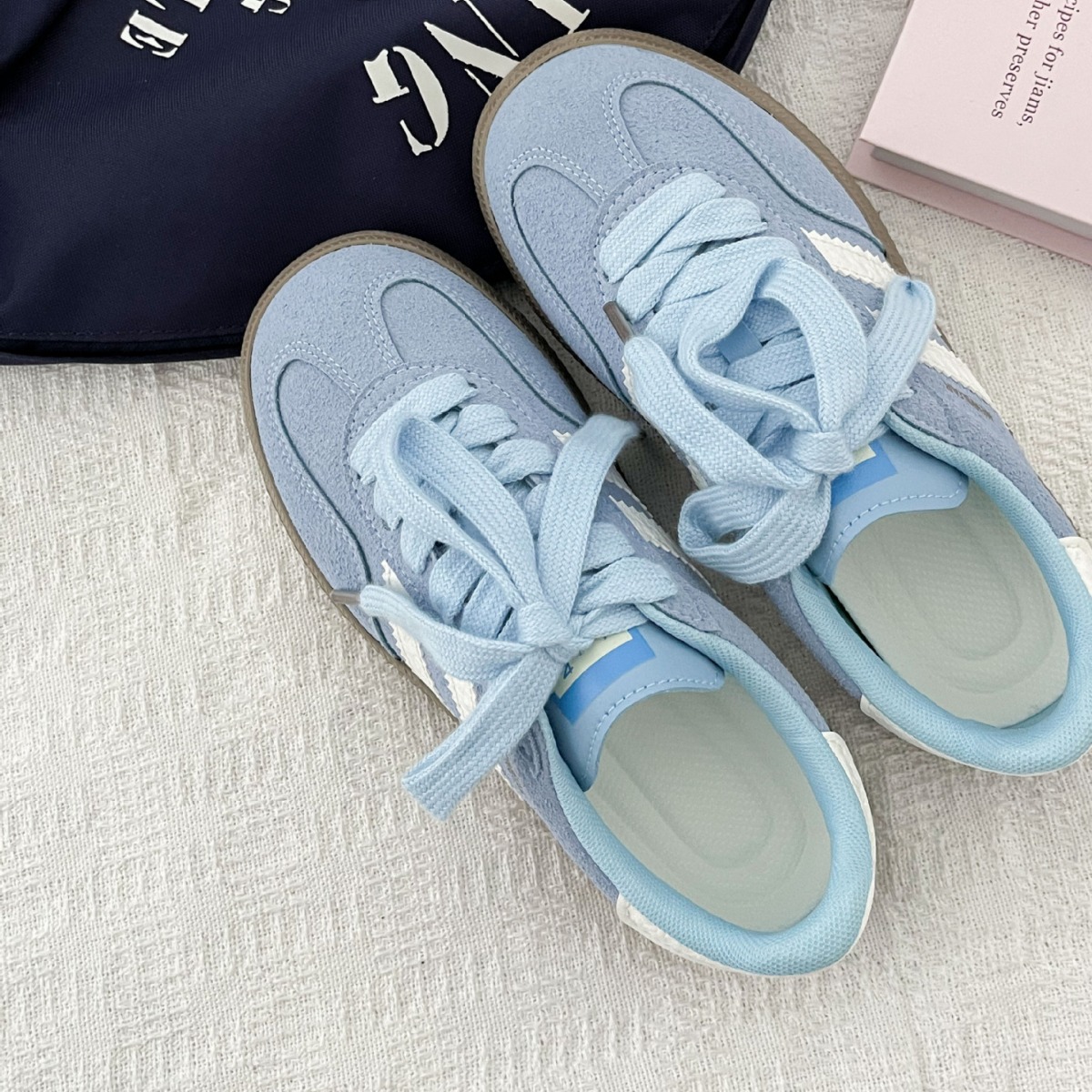 Vintage-style sneakers for wom - Guipure Lace Panel avaliação e preço