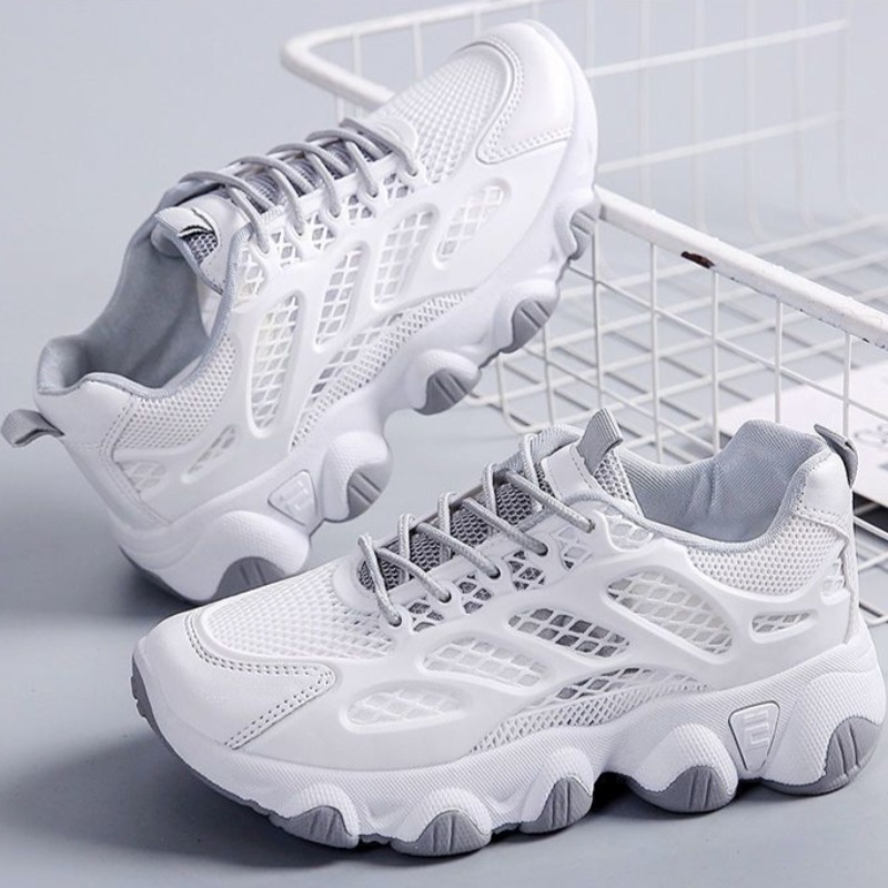 Breathable Mesh Chunky Sneaker - Guipure Lace Panel avaliação e preço