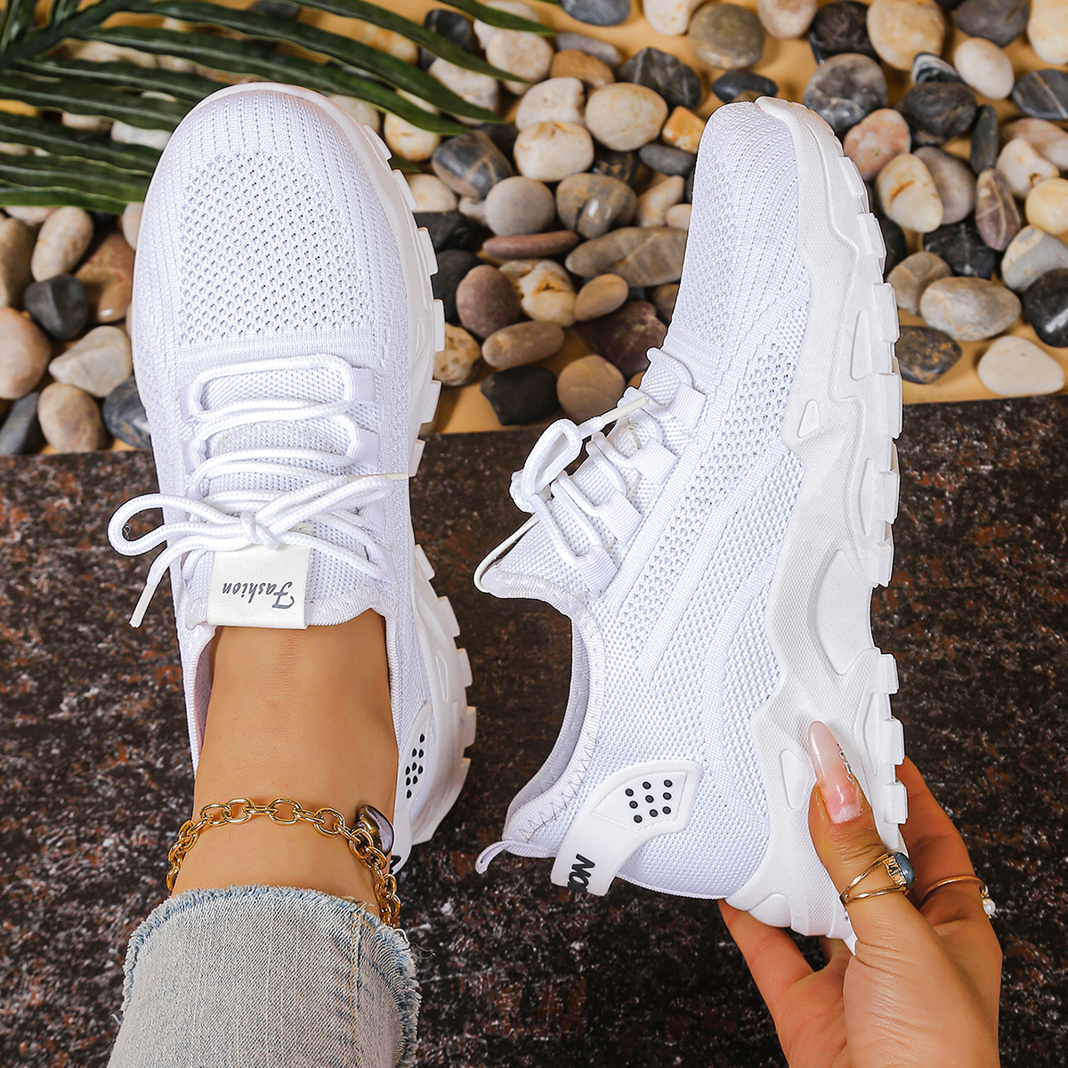 Women's sports shoes 2026，Brea - Guipure Lace Panel avaliação e preço