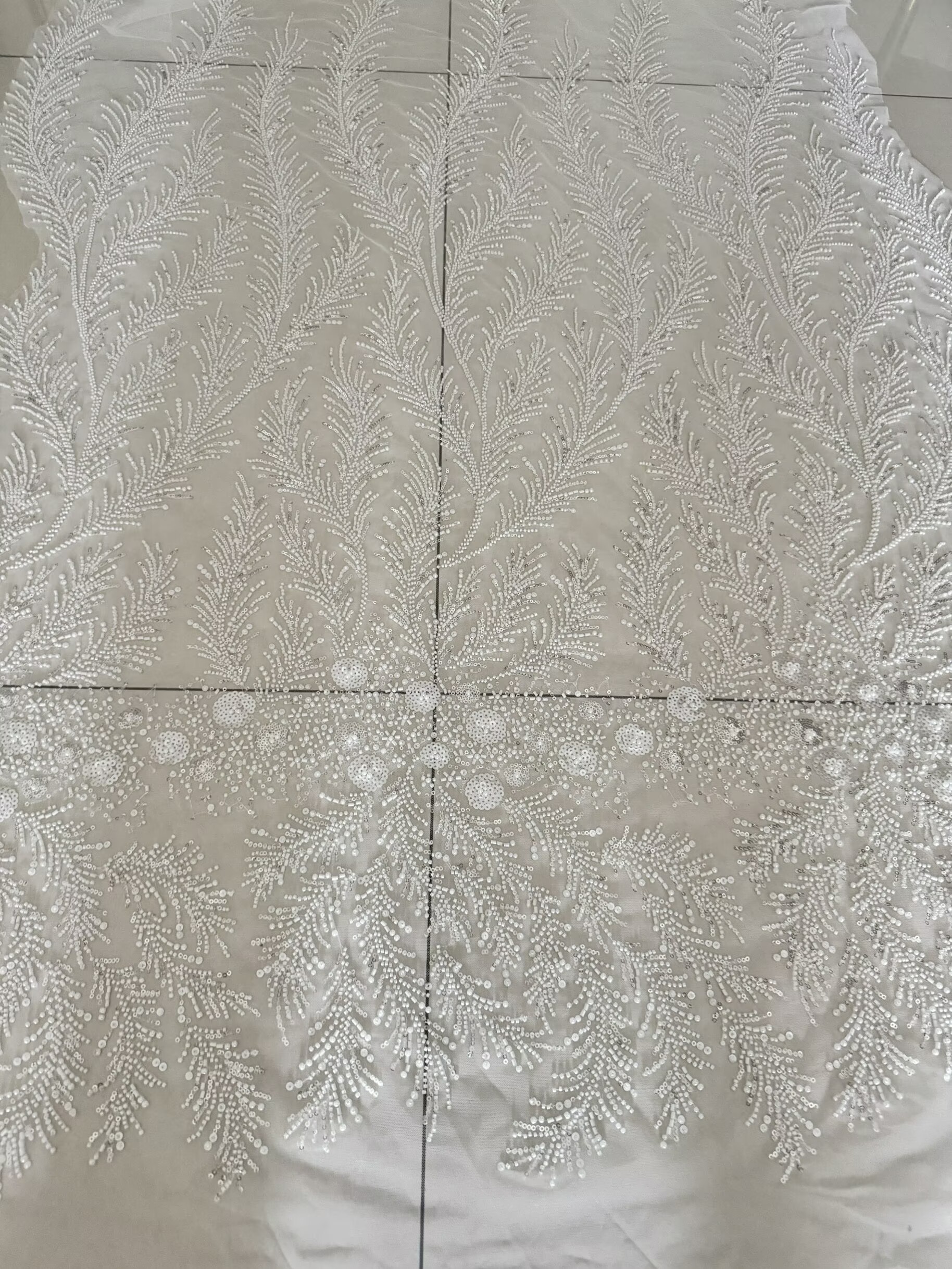 White Beaded Pearl Crystal Seq - Crystal Mesh Fabric avaliação e preço